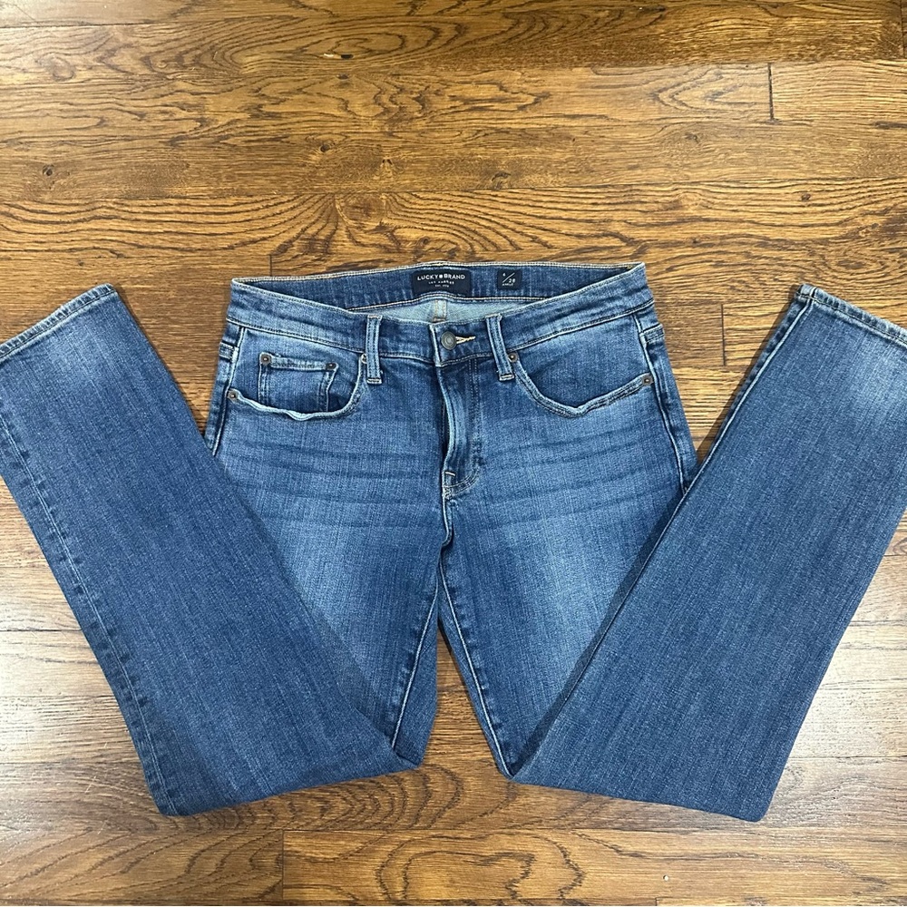 6/28 Lucky Brand Jeans MID RISE STRAIGHT SWEET
